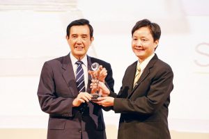 財團法人釋迦牟尼佛救世基金會，獲頒第一屆華人公益金傳獎