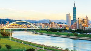 政經話題：兩岸嚴峻香港遊行台灣選情的影舞者