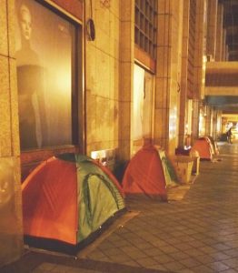 台北車站與街友