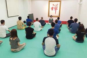 解癮戒毒協會以禪定解毒作為主要的教學課程