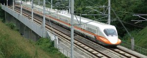 高鐵是串聯台灣南北的重要軌道建設