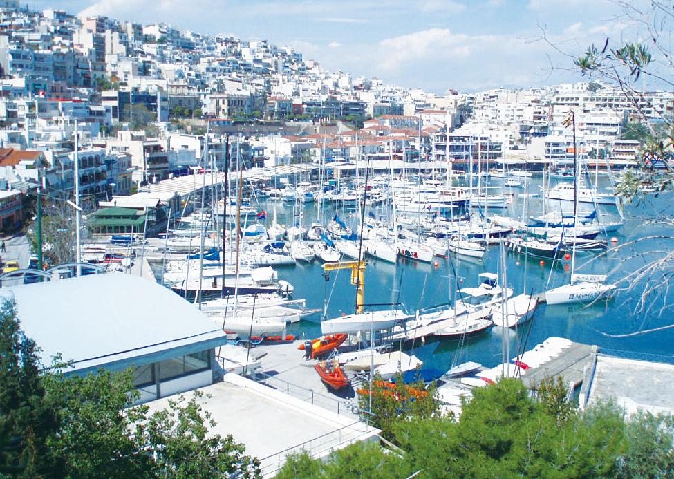 希臘的比雷埃夫斯港(Piraeus)