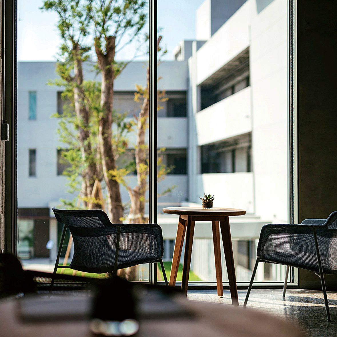 位於金馬賓館2樓的咖啡廳格局明亮