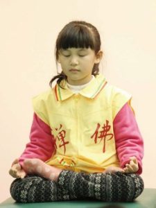 用禪定讓孫子從心靈自然改變。