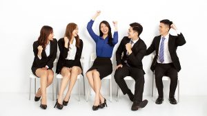 社會與環境：外商搶人才台灣薪資加劇M型化