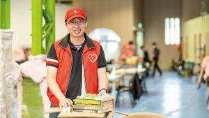 心靈人物：劉威麟愛心照顧弱勢10餘年