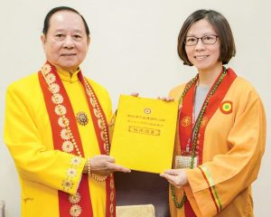 ，發願今生要跟隨師父精進修行