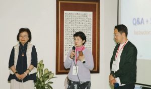 禪修營師資協助師兄姐提問