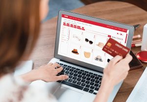 電子購物已成為日常生活，但也提高了資安風險